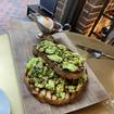 レストランのAvocado Toast​の写真