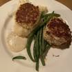Una foto de Crab Cakes de un restaurante