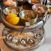 Une photo de Half Seafood Tower d'un restaurant