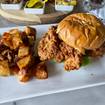 Una foto de The Chicken Sandwich de un restaurante