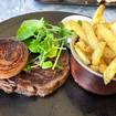 Una foto de 6oz Steak de un restaurante