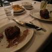 Una foto de 8 oz Filet Mignon de un restaurante