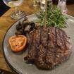 Una foto de 12oz Ribeye de un restaurante