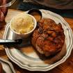 Una foto de 1" Pork Chop de un restaurante