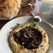 Una foto de Hummus de un restaurante