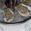 Una foto de Blue Point Oysters de un restaurante