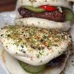Una foto de Duck Bao Bun de un restaurante