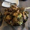 Una foto de Fried Brussel Sprouts de un restaurante