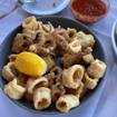 Una foto de Fried Calamari de un restaurante