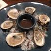 Una foto di Oysters of the Day di un ristorante