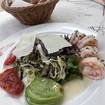 Une photo de Warm Shrimp Salad d'un restaurant