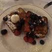 Una foto de Baked French Toast de un restaurante