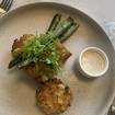 Una foto de Crab Cakes de un restaurante
