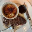 Una foto de Petite Filet Mignon de un restaurante