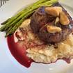 Una foto de Pan Seared Beef Tenderloin de un restaurante
