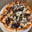 レストランのwild mushroom pizza​の写真