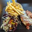 Una foto de Hunters Chicken de un restaurante