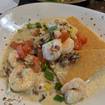 Una foto de Shrimp and Grits de un restaurante