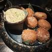 Una foto de Doughnuts de un restaurante