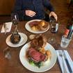 レストランのSunday Roast​の写真