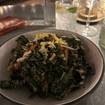 Una foto de Warm Duck Confit & Tuscan Kale Salad de un restaurante