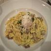Una foto de Spaghetti alla Carbonara de un restaurante