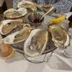 Una foto de House Oysters de un restaurante