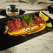 Una foto de Seared Sashimi de un restaurante