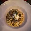Una foto de Spaghetti alla Carbonara de un restaurante