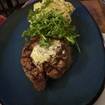 Una foto de 8 oz Filet Mignon de un restaurante
