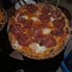 Une photo de Soppressata Pizza d'un restaurant