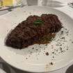 Una foto de NY Strip Au Poivre de un restaurante