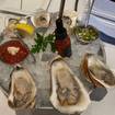 Una foto de Beach Plum Oysters de un restaurante