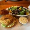 Una foto de Lump Crab Cake Sandwich de un restaurante