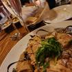Una foto de Chicken Marsala de un restaurante