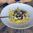 Una foto de Beef Stroganoff de un restaurante