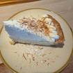 Una foto de Coconut Cream Pie de un restaurante