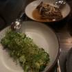 Una foto de Charred Broccolini de un restaurante