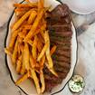 Una foto de Steak Frites de un restaurante