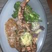 Une photo de Heritage Breed Tomahawk Pork Chop d'un restaurant