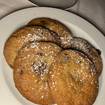 Una foto de Fresh Baked Chocolate Chip Cookies de un restaurante