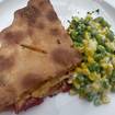 Una foto de tomato pie de un restaurante