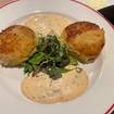 Una foto de Grilled Crab Cakes de un restaurante