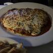 Una foto de Chicken Parmigiana de un restaurante