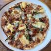 Una foto de Egg Pizza de un restaurante