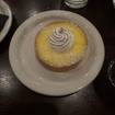 Una foto de Meringue Lemon Tart de un restaurante