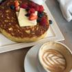 Una foto di Giant Buttermilk Pancake di un ristorante