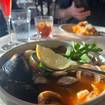 Una foto de Cioppino Pink Door de un restaurante