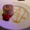 Una foto de fromage blanc cheesecake de un restaurante