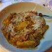 Una foto de Rigatoni Bolognese de un restaurante